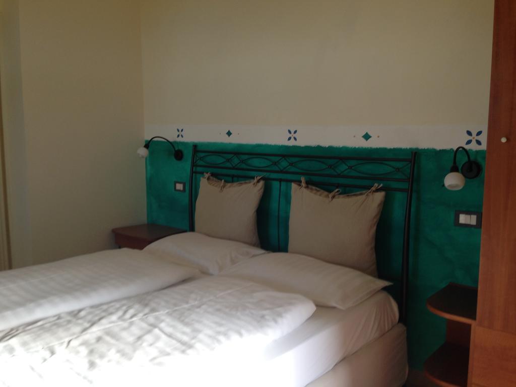 Giardino Di Sicilia Guest House Sant'Agata di Militello Room photo